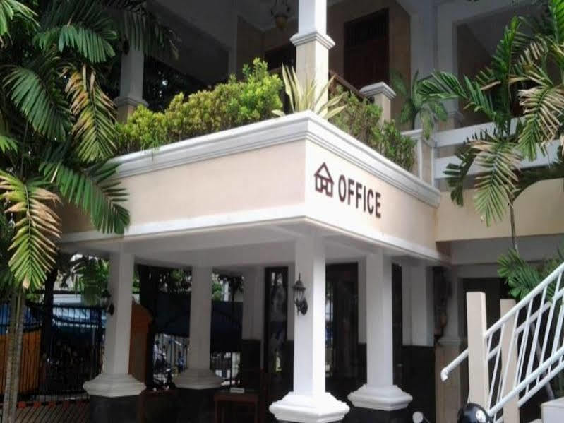 威士马加加酒店 Bojonegoro 外观 照片